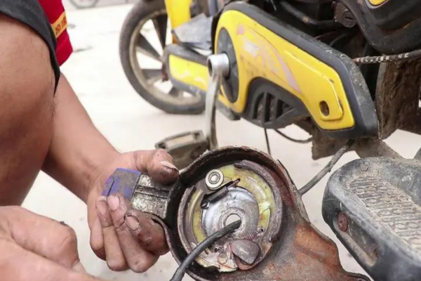 延安市电动车刹车故障